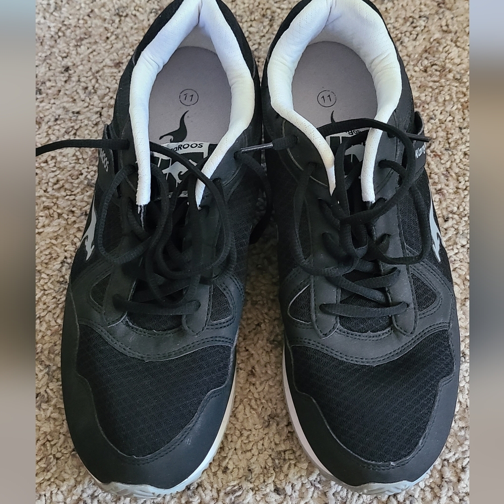 KangaRoo pocket shoes stash zipper